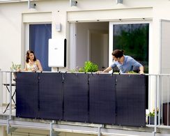 SolMate B ist die Ausführung mit Stromspeicher für den Balkon.